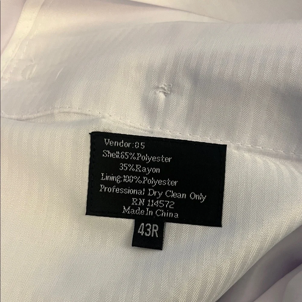 Men’s White Elegante Gentiluomo Italiana Collezione Suit Sz 43R.